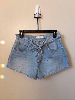 Tie-Waist Light Denim Women's Shorts 27